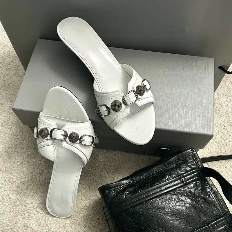 Women's Casual Mules Shoes Summer Fashion Button Decoration Slippers Ladies Outside Slides Plus Size 42 Sandals Kq8
