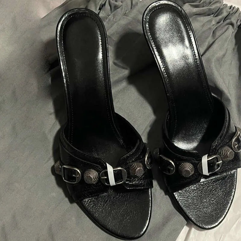 Women's Casual Mules Shoes Summer Fashion Button Decoration Slippers Ladies Outside Slides Plus Size 42 Sandals Kq8